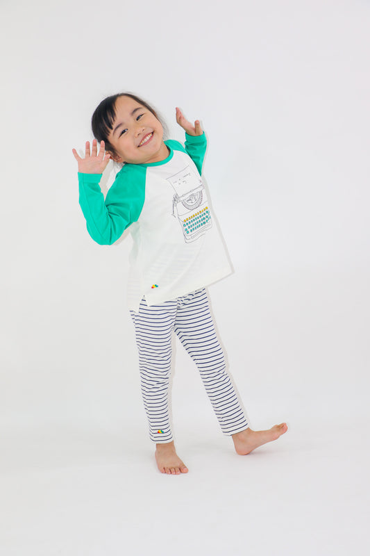 KIDS TYPEWRITER PRINT GREEN LONG SLEEVE TOP
