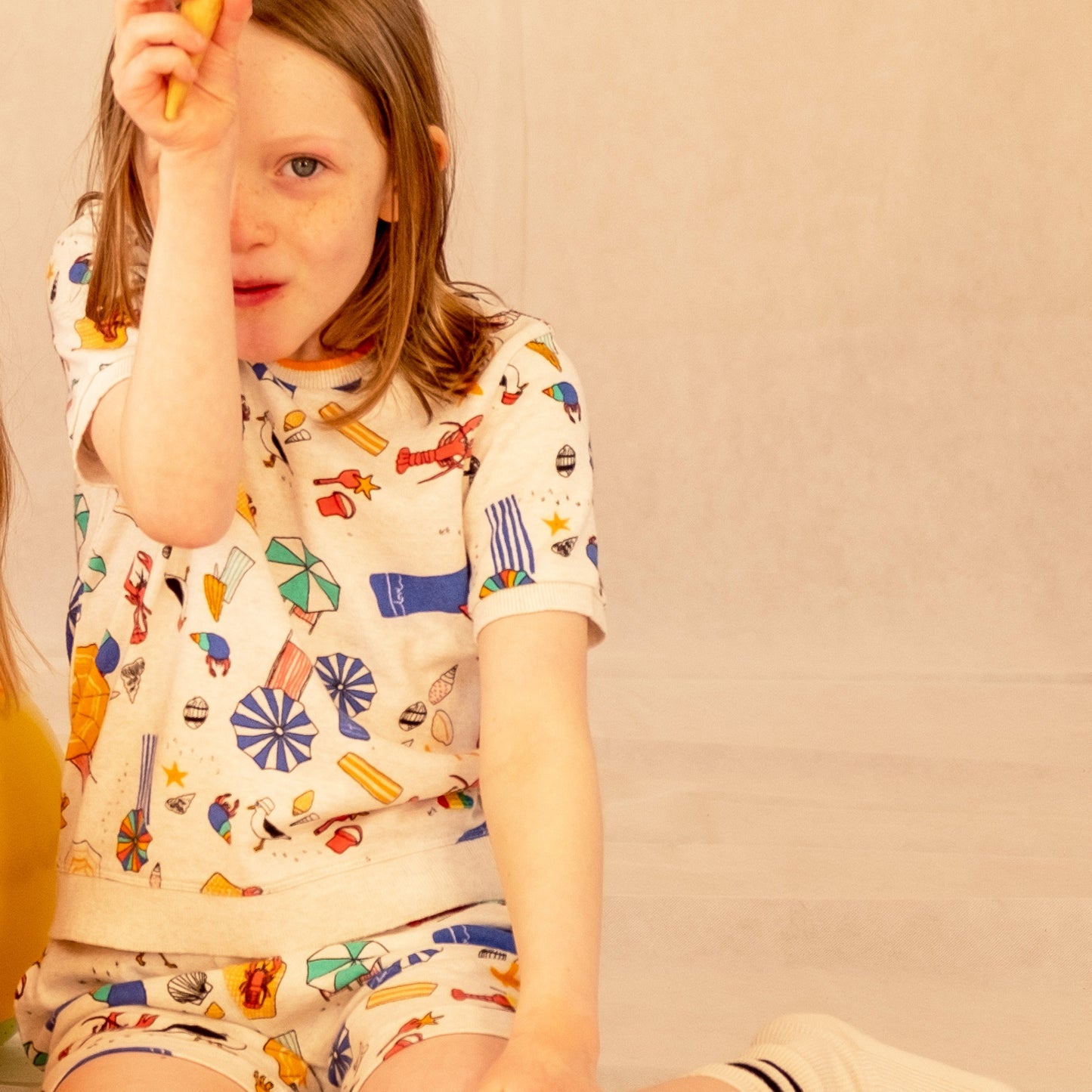 KIDS BEACH PRINT SHORT-SLEEVES TOP