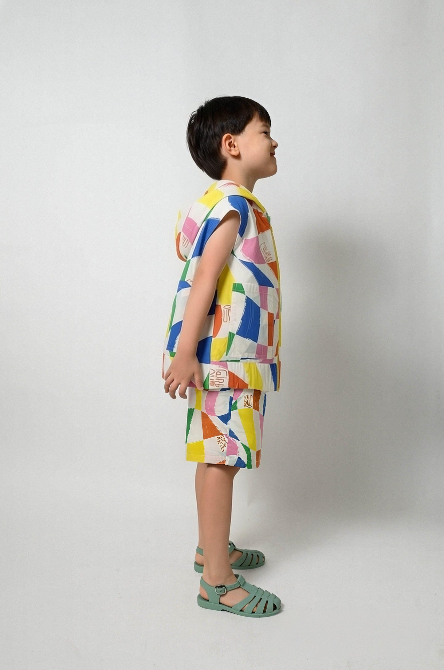 KIDS' RAINBOW GEOMETRIC BLOCK HOODED SLEEVELESS JACKET