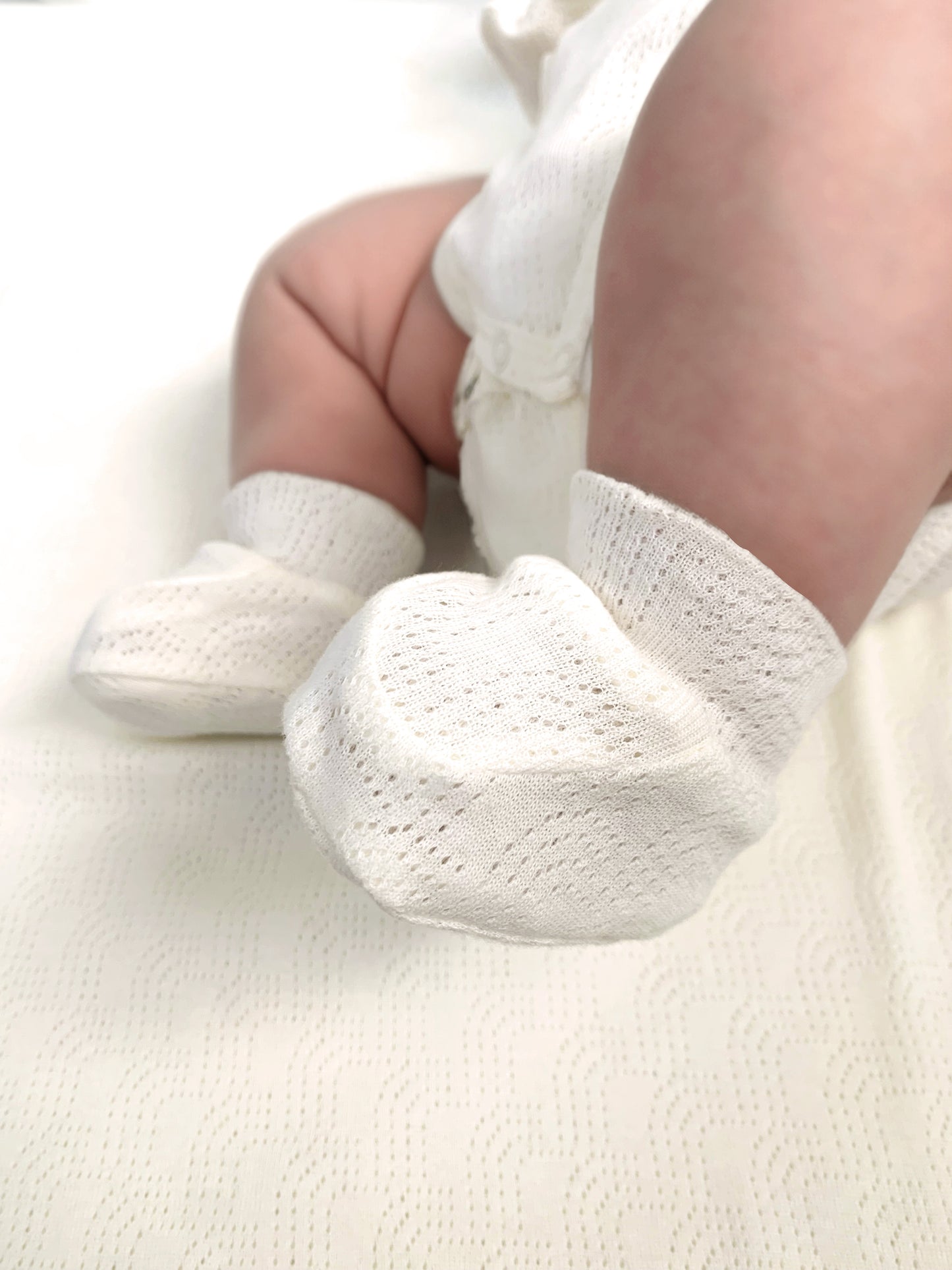 BABY SIGNATURE POINTELLE BOOTIES