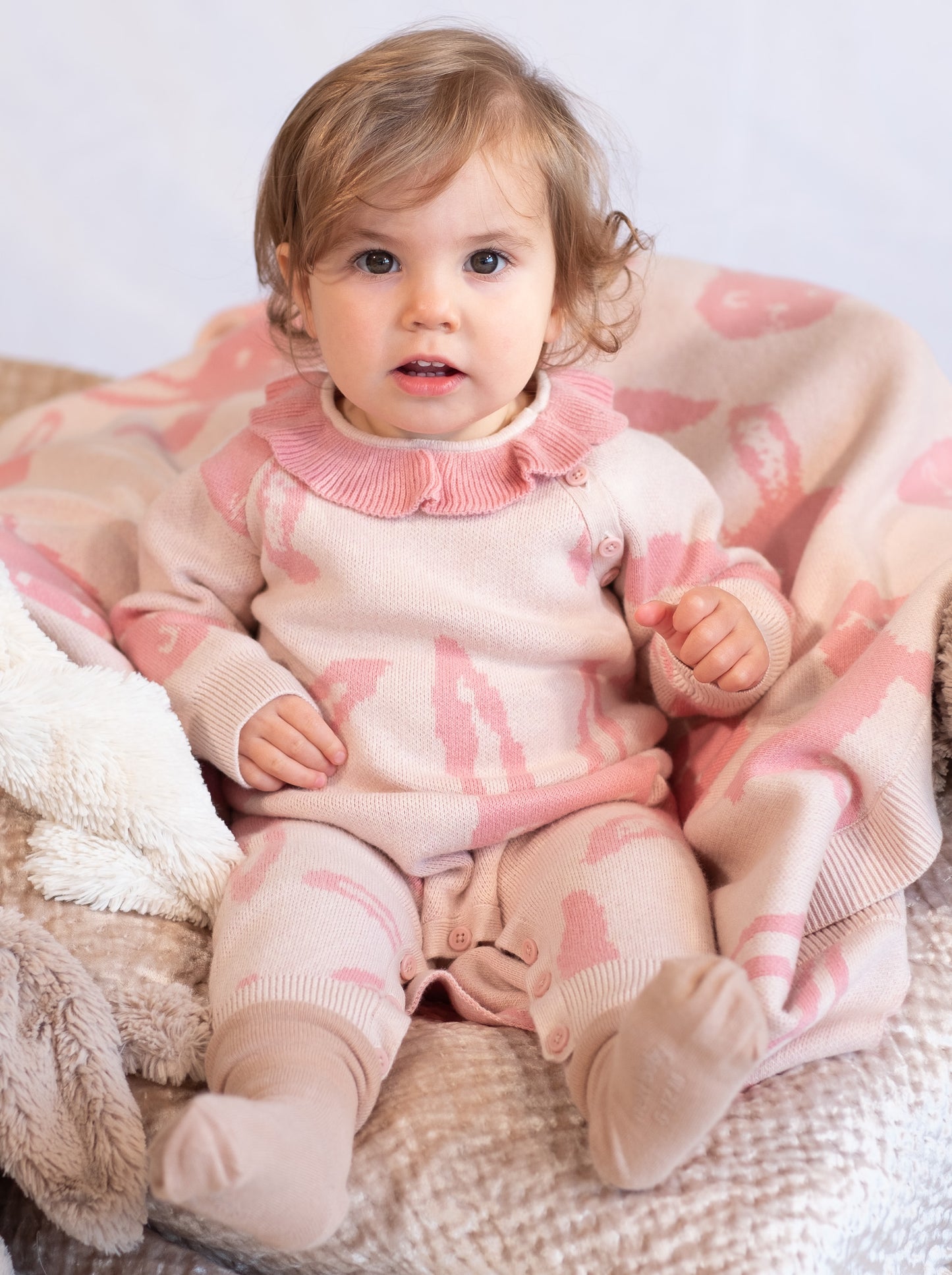 嬰兒衣服 - 白兔圖案荷葉領羊絨混棉長袖連體衣